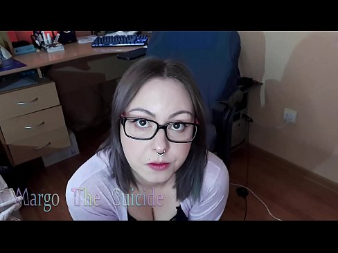 ❤️ Fata sexy cu ochelari suge adânc Dildo în fața camerei de filmat ❤️❌  at us